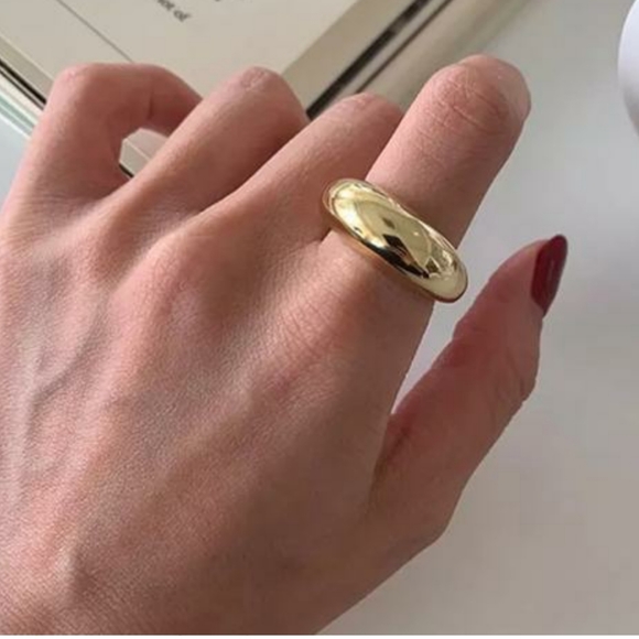 🎉3/$10🎉Chunky Gold Ring Size Medium (US 8) - Picture 5 of 7